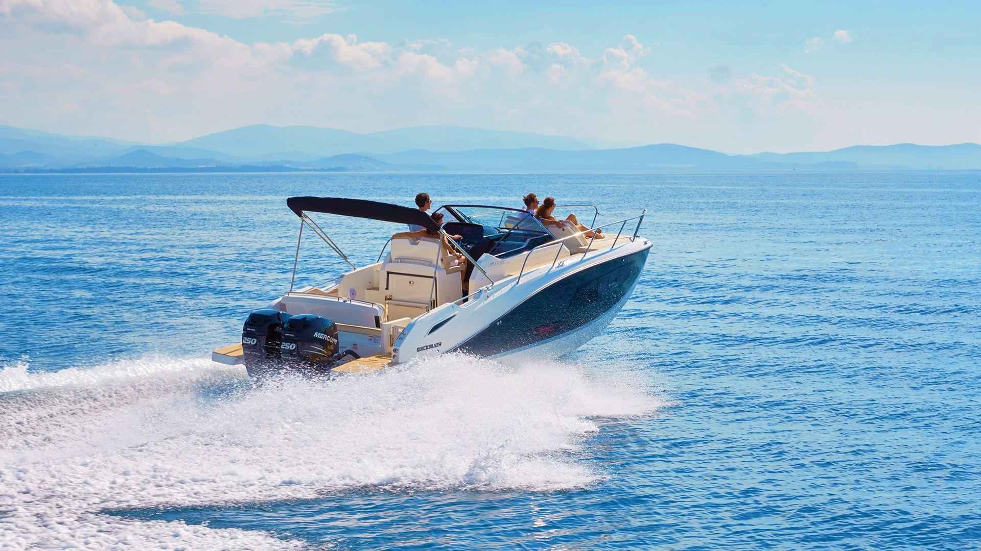 Quicksilver-875-Sundeck-External-2_3_11zon
